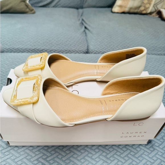 sophisticated LC Lauren Conrad Azra women's dress flats. - Picture 10 of 14